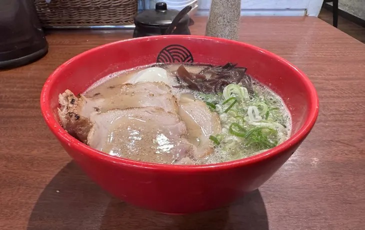 福岡市博多区「らぁめん いちむじん 呉服町店」の濃厚豚骨ラーメン