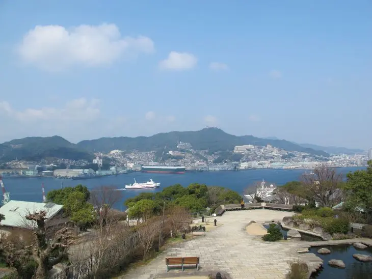 グラバー園の旧三菱第2ドックハウスから望む長崎港
