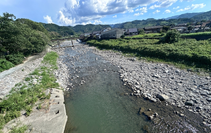 福岡県うきは市の川の風景
