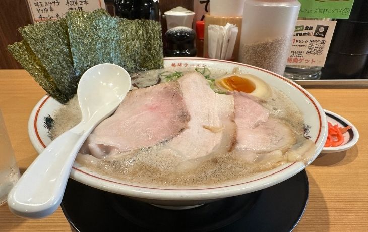 ろくでなし吉塚店のこってり特製ラーメン